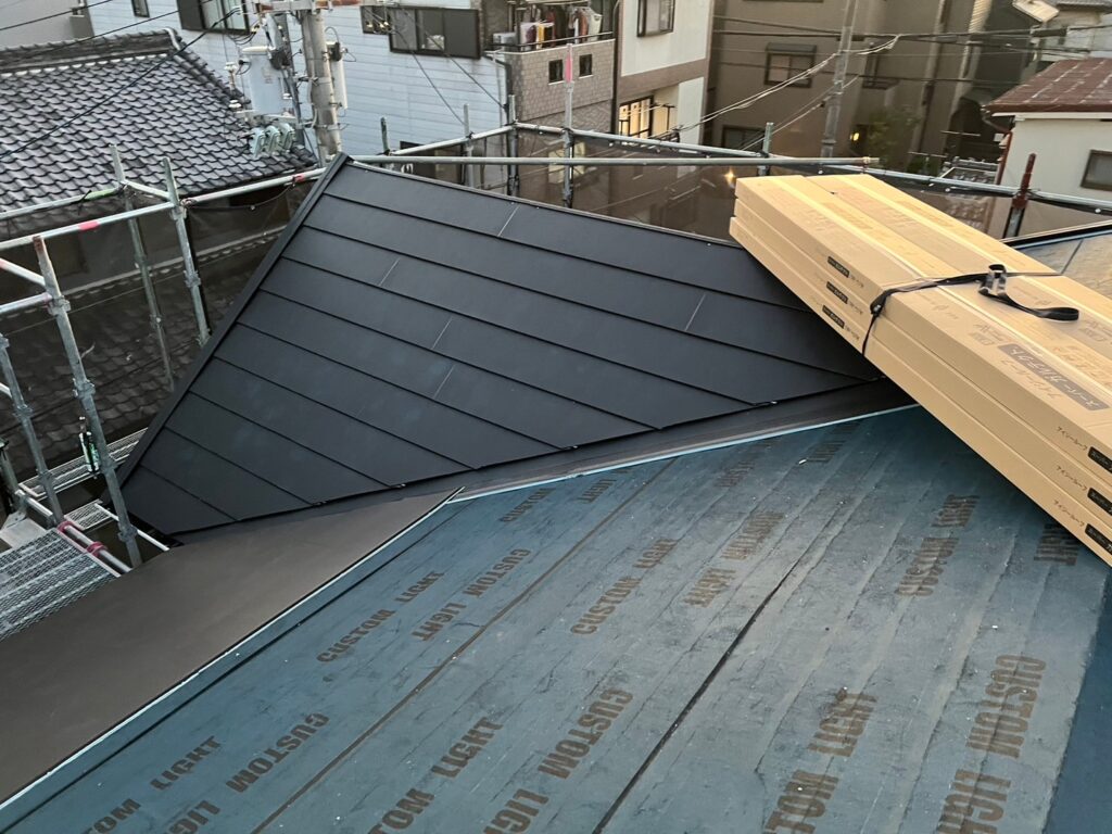 ガルバリウム鋼板工事