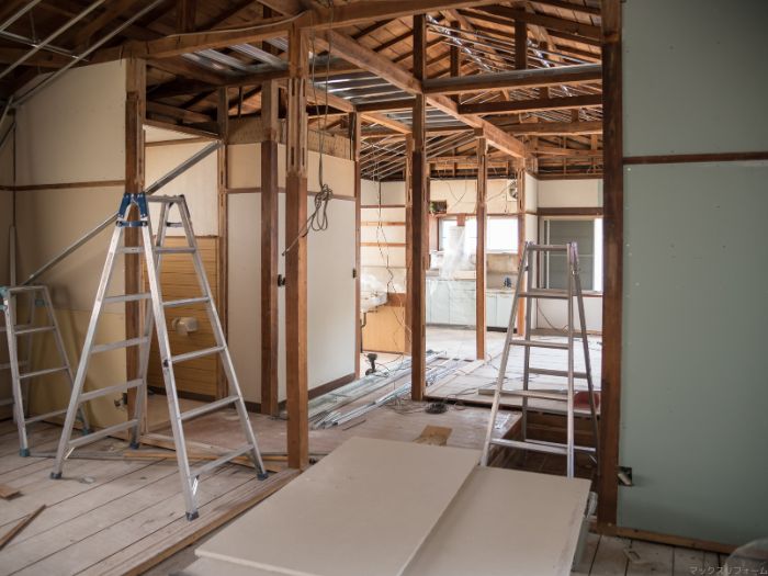 築年数・住宅の状態で判断！建て替えorリフォーム